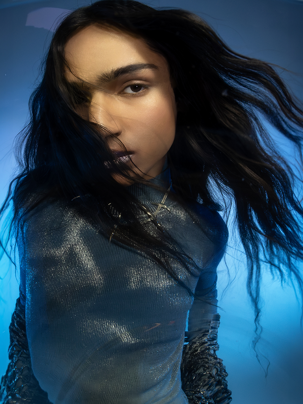 CYBER DIVA — photograph 08